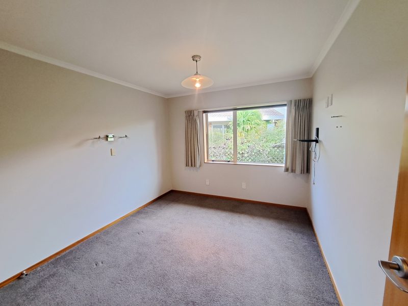2 Kawaroa Lane, NP Central