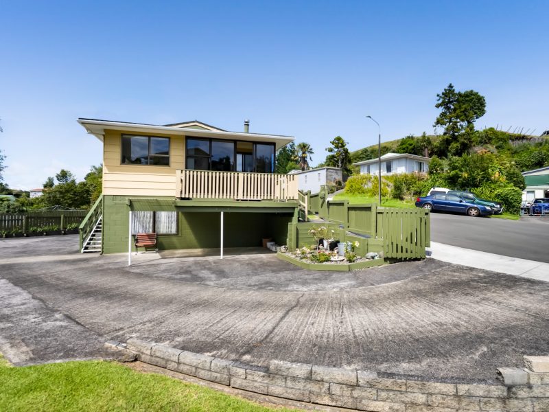 18 Shaldon Crescent, Blagdon