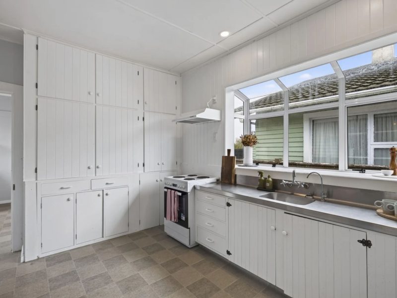 14 Ngaio St,   Strandon