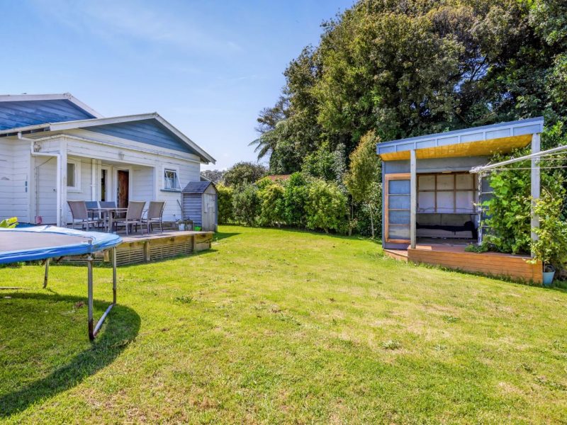 18 Cumming Street,  Okato