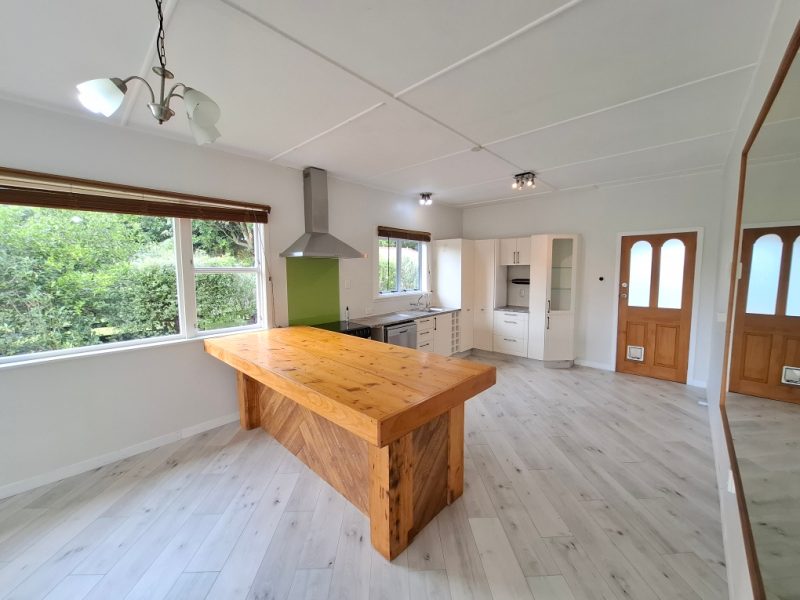 18 Cumming Street,  Okato