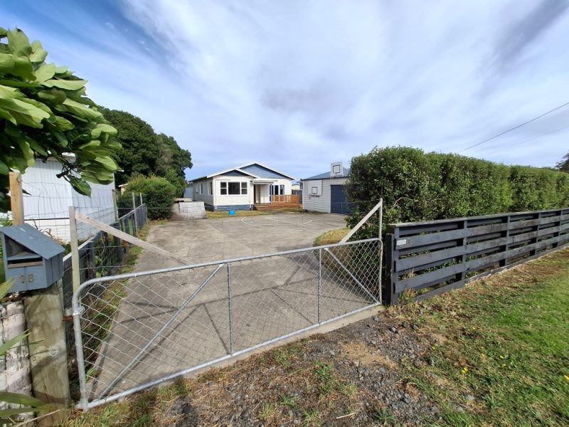 18 Cumming Street,  Okato