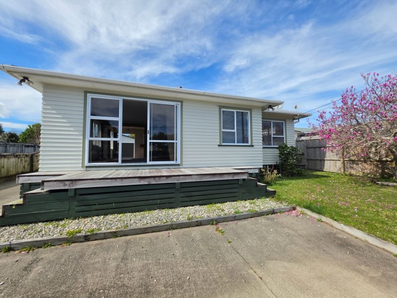 305 Frankley Rd, Ferndale